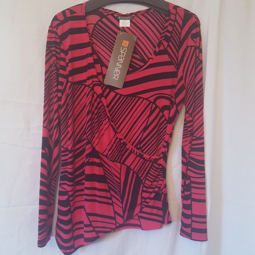Spanner polyester and spandix wrap top. NWT.